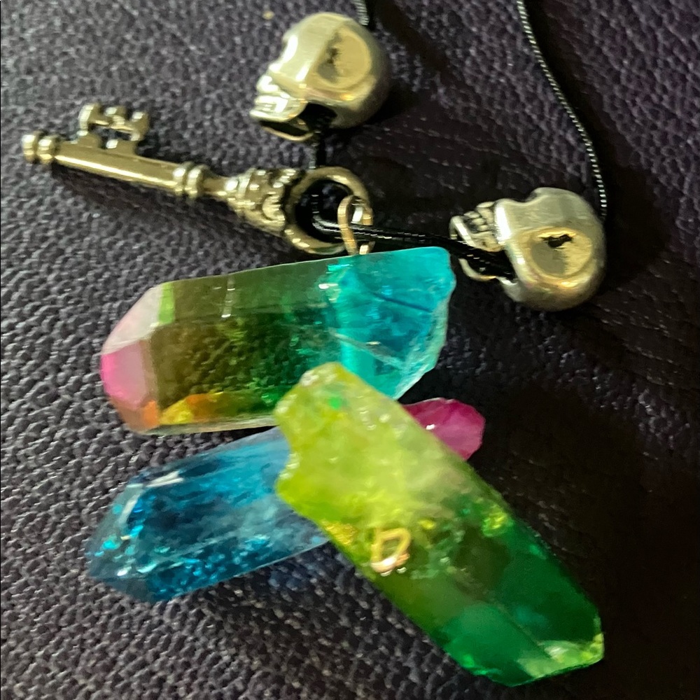 Necklace - Picture 2 of 3
